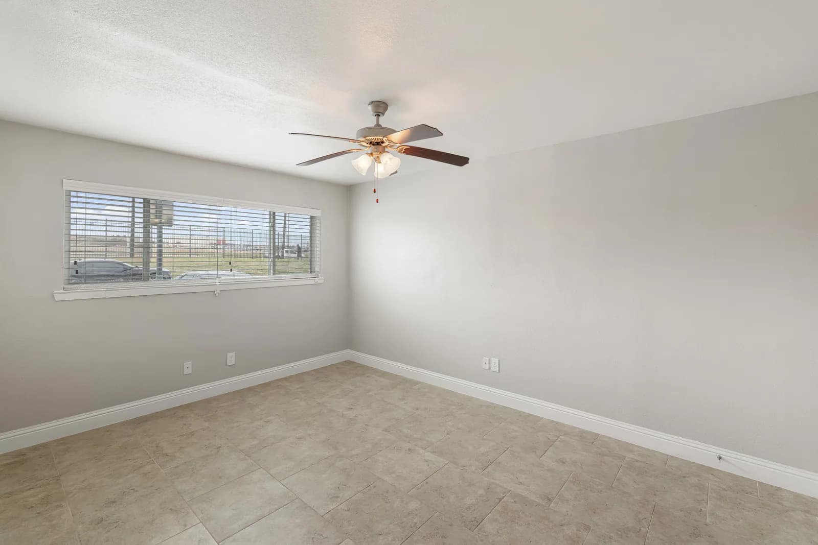 2 Bedrooms apartment interior at Waverly Apartments